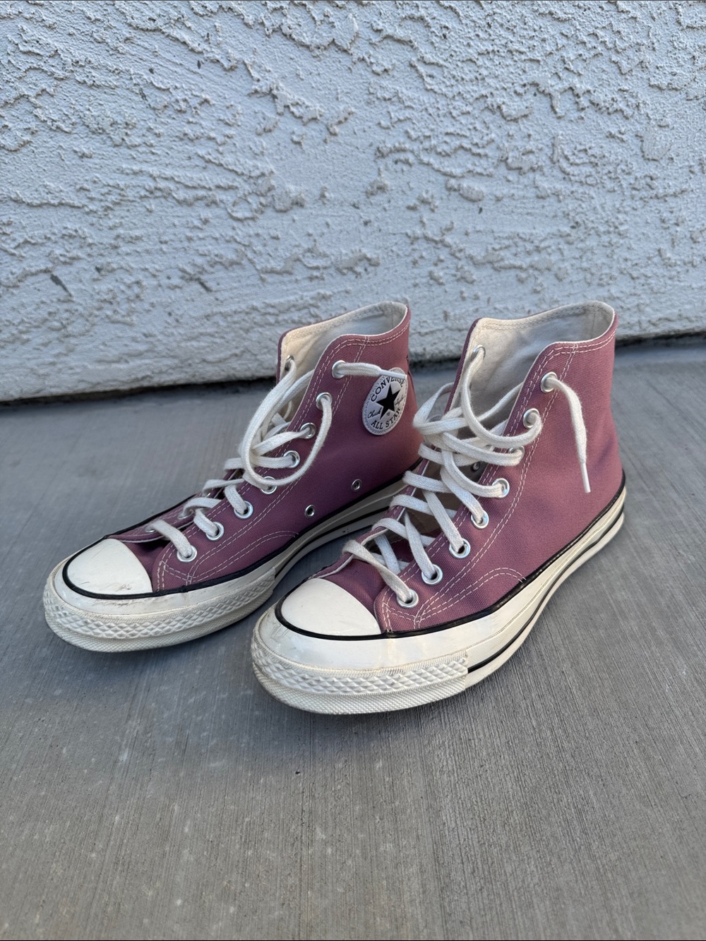 Converse Chuck Taylor Hi-Top Sneakers in Mauve men’s sz 7.5/women’s sz 9.5